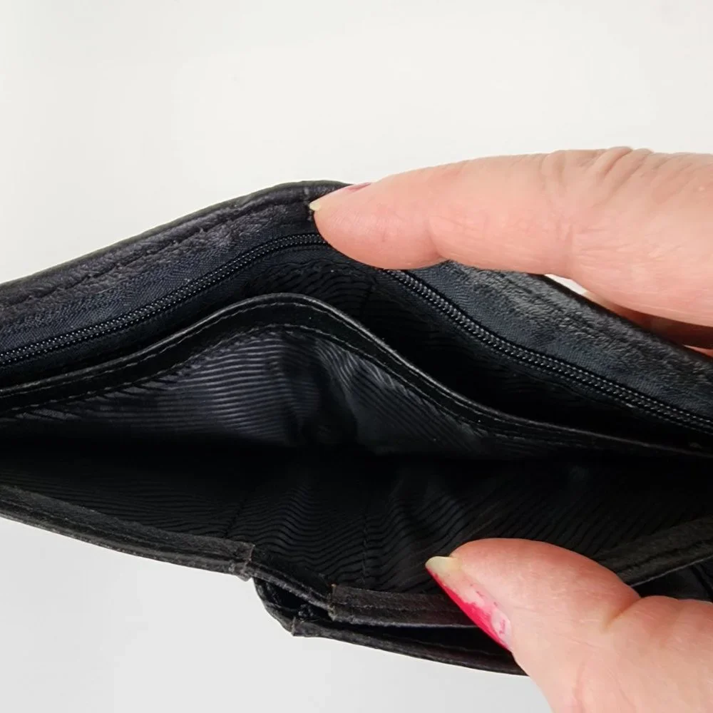 Australia Black Genuine Leather Billfold Wallet Kohala NWT